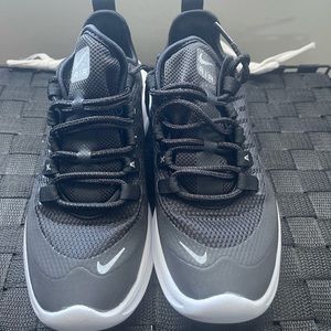 Women’s Nike Air Max Axis